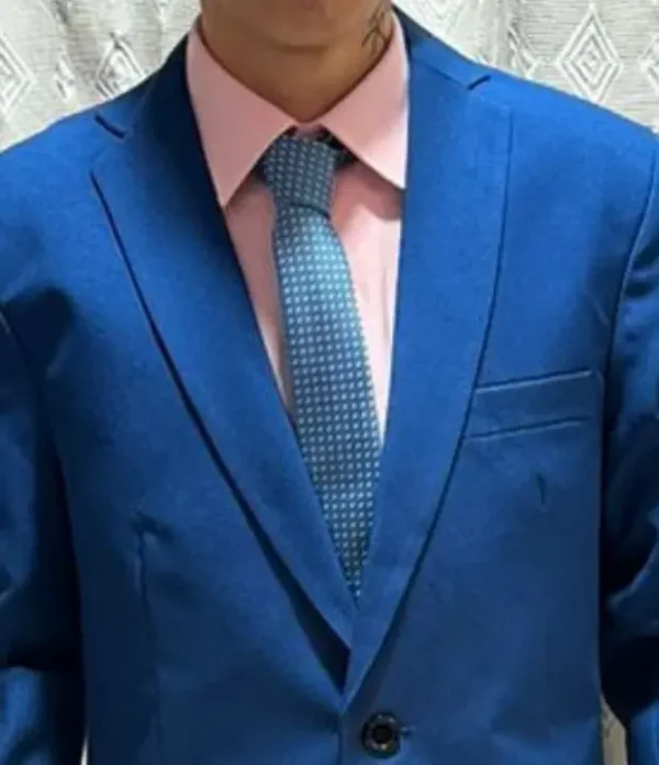 Corbata de vestir hombre color celeste oscuro con patrón de pequeños puntos blancos en hilera de sastrería juan