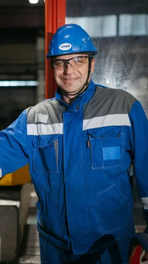 Conjunto de ropa de trabajo industrial con camisa y pantalon de grafa azul mecanico por encargo de sastreria juan